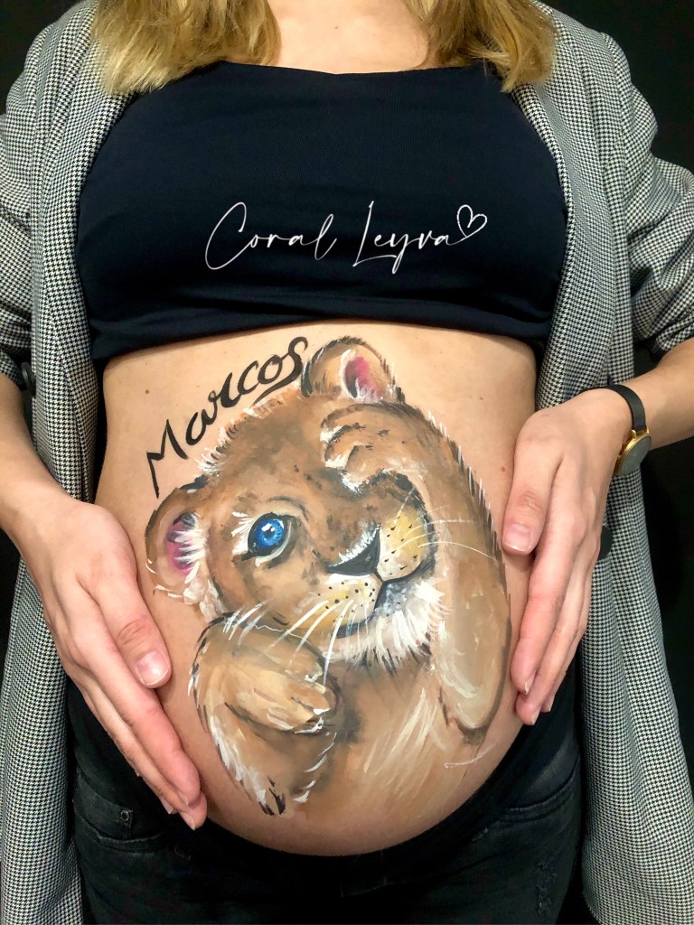 bellypainting madrid dibujo simba leon en barriga de embarazada body art madrid realizado por la artista y coral leyva 